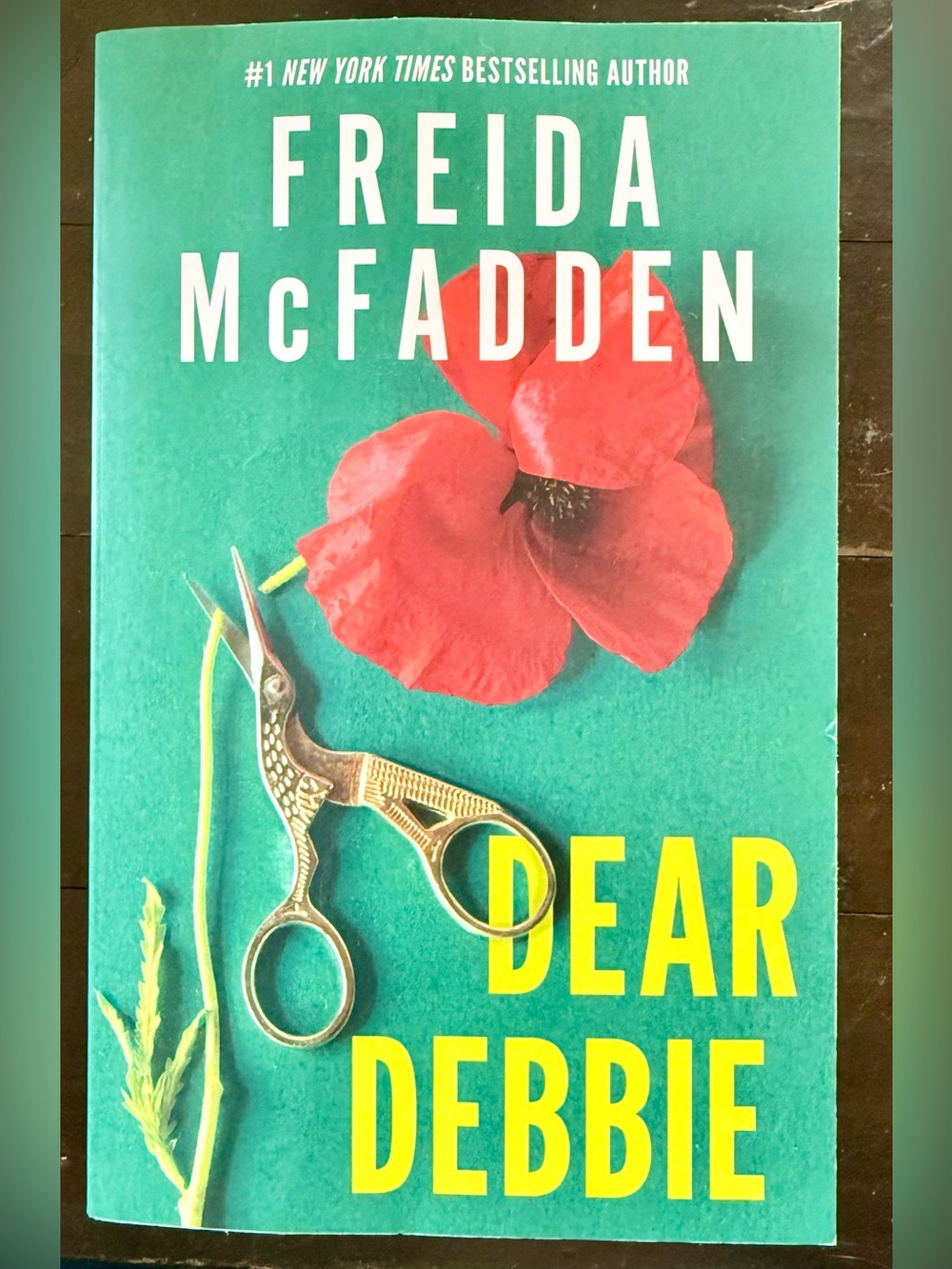 🔥4 for $20!🔥 📙💚Dear Debbie by Freida McFadden💚📙